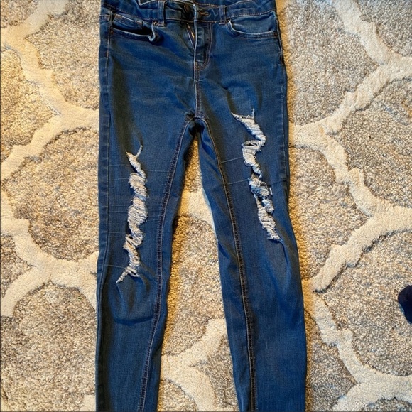 Ripped jeans - Picture 1 of 2